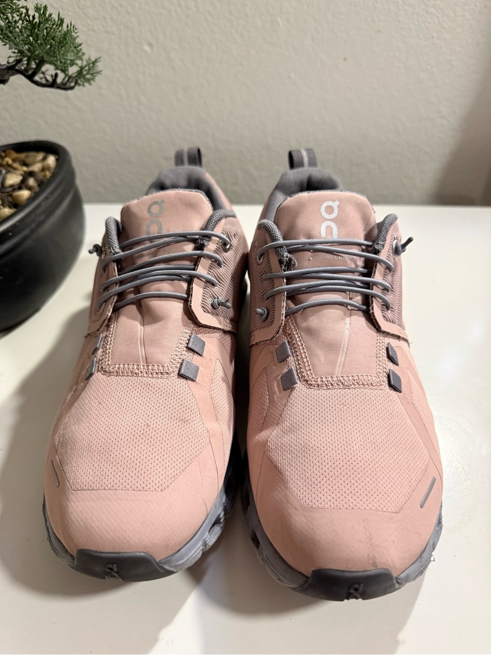 On Running cloud 5 Women size 8.5 waterproof sneakers in Blush Pink and Gray - Picture 3 of 11